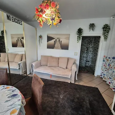 Zentrales Naehe Dom 5 Haltestellen Bis Koelnmesse *