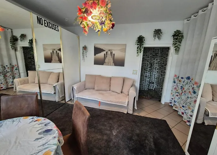 Zentrales Naehe Dom 5 Haltestellen Bis Koelnmesse *